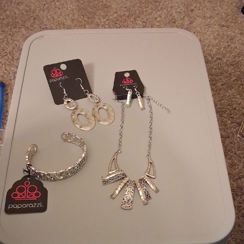 Paparazzi Silver Necklace and Earring Set